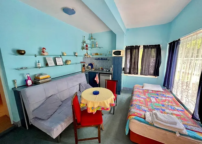 Jackie House בית הארחה