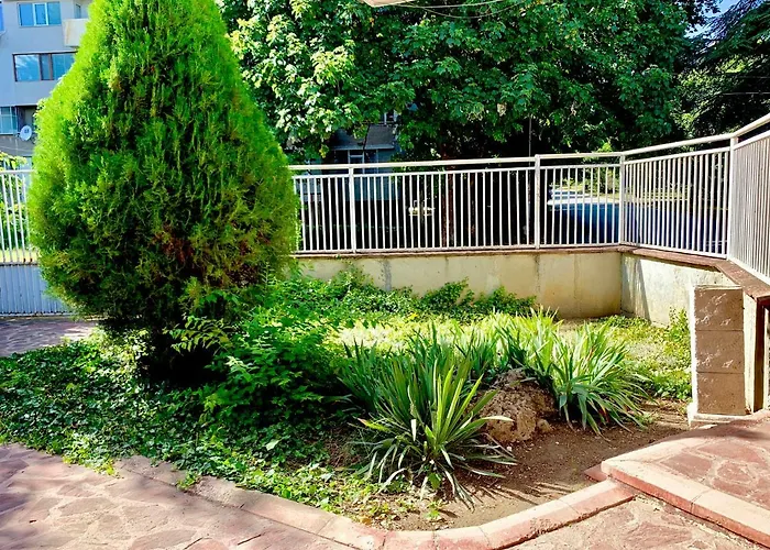 Jackie House 3* וארנה