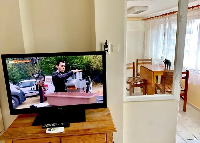 Jackie House בית הארחה 3*