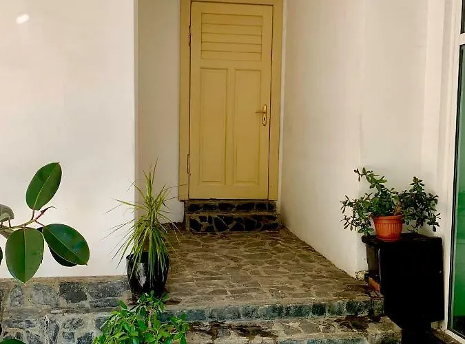 Jackie House 3* Warna